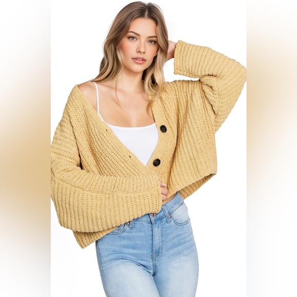 🍯NWOT Love Tree Women's V-Neck Slouchy Knit Crop Cardigan🍯 - Picture 1 of 8
